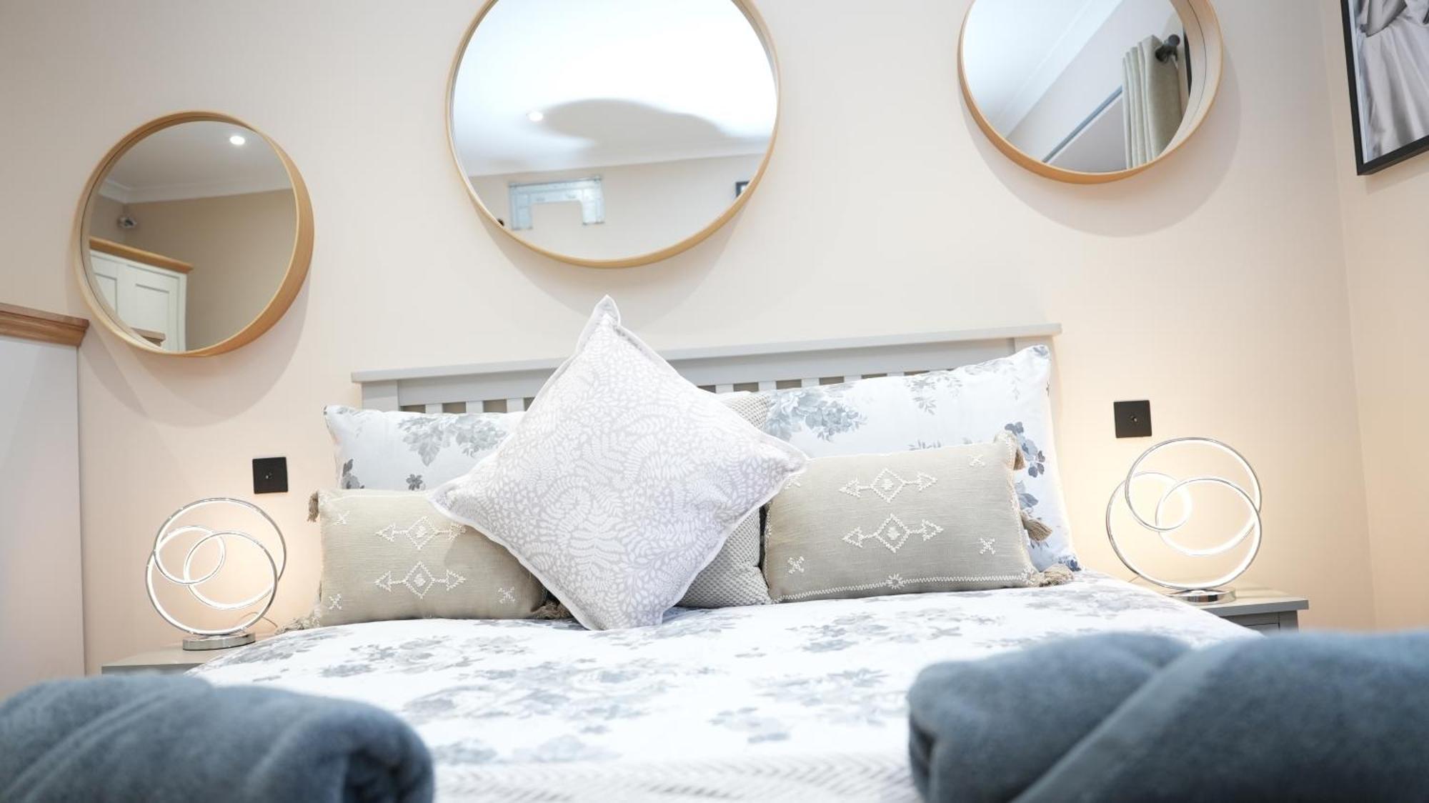 Charming House - Sleeps 5 & Outdoor Space * London