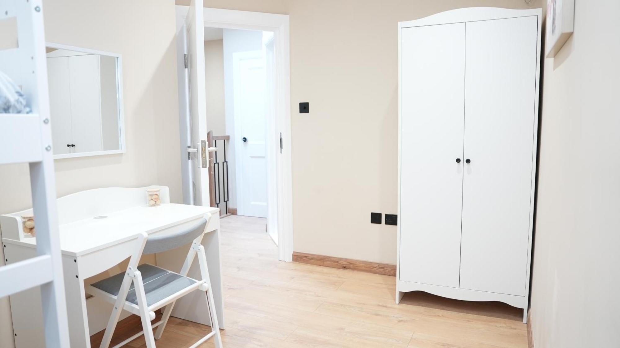 Charming House - Sleeps 5 & Outdoor Space Holiday home *